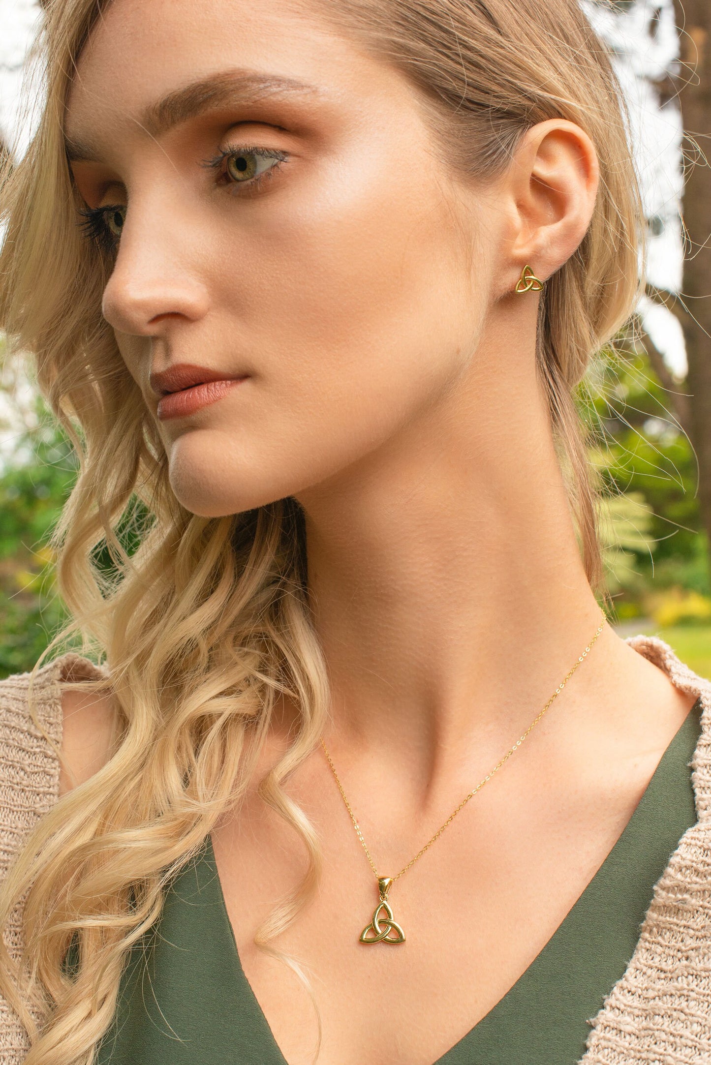 Trinity knot pendant, celtic necklace made in Ireland