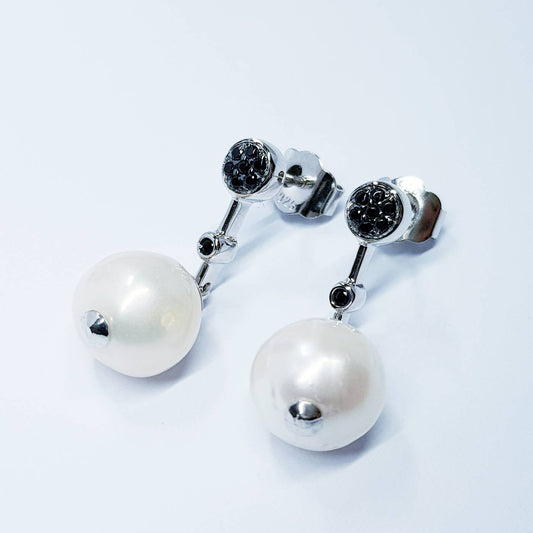 Natural Pearl earrings, Black earrings, Elegant drop earrings, Baroque Pearls, black accessories