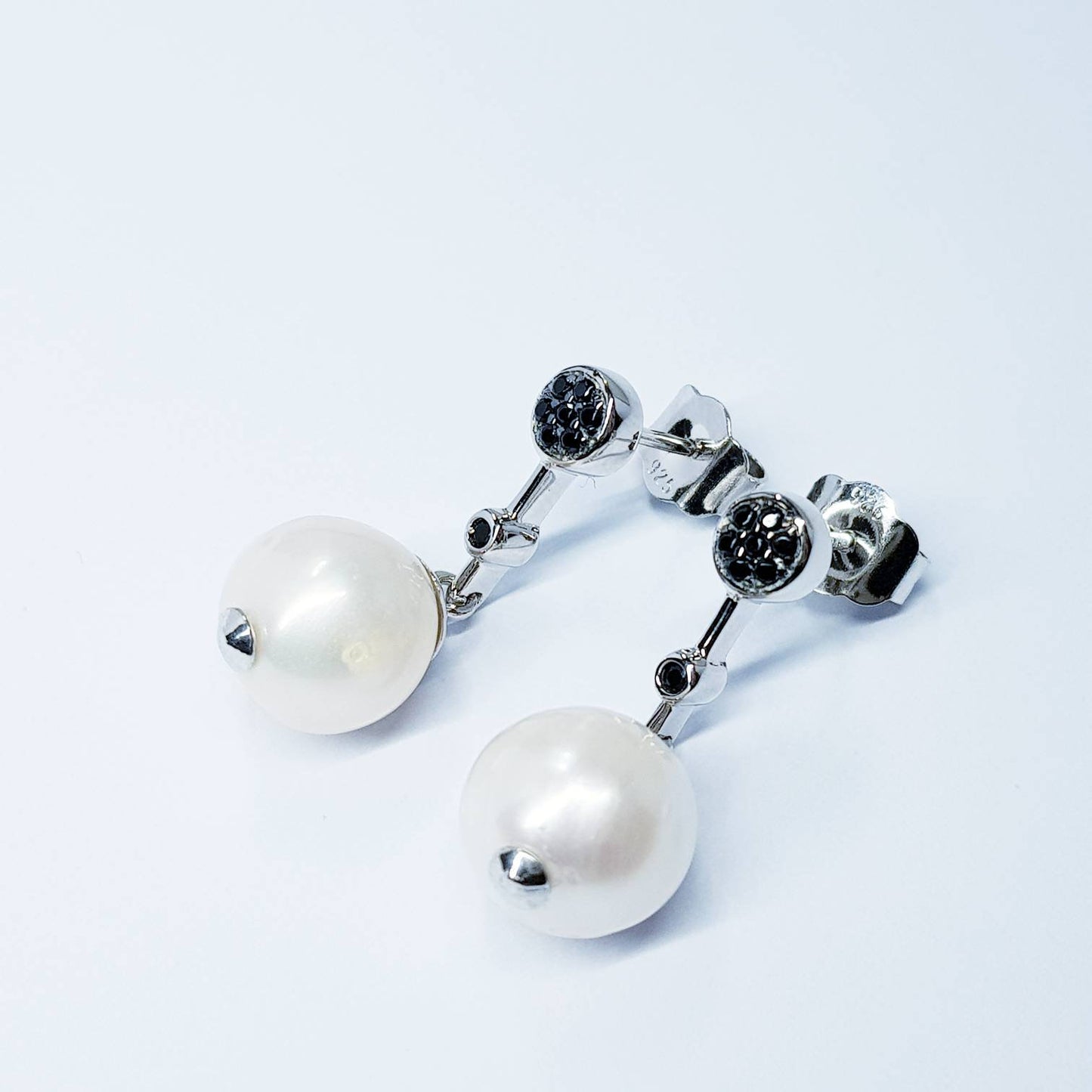 Natural Pearl earrings, Black earrings, Elegant drop earrings, Baroque Pearls, black accessories