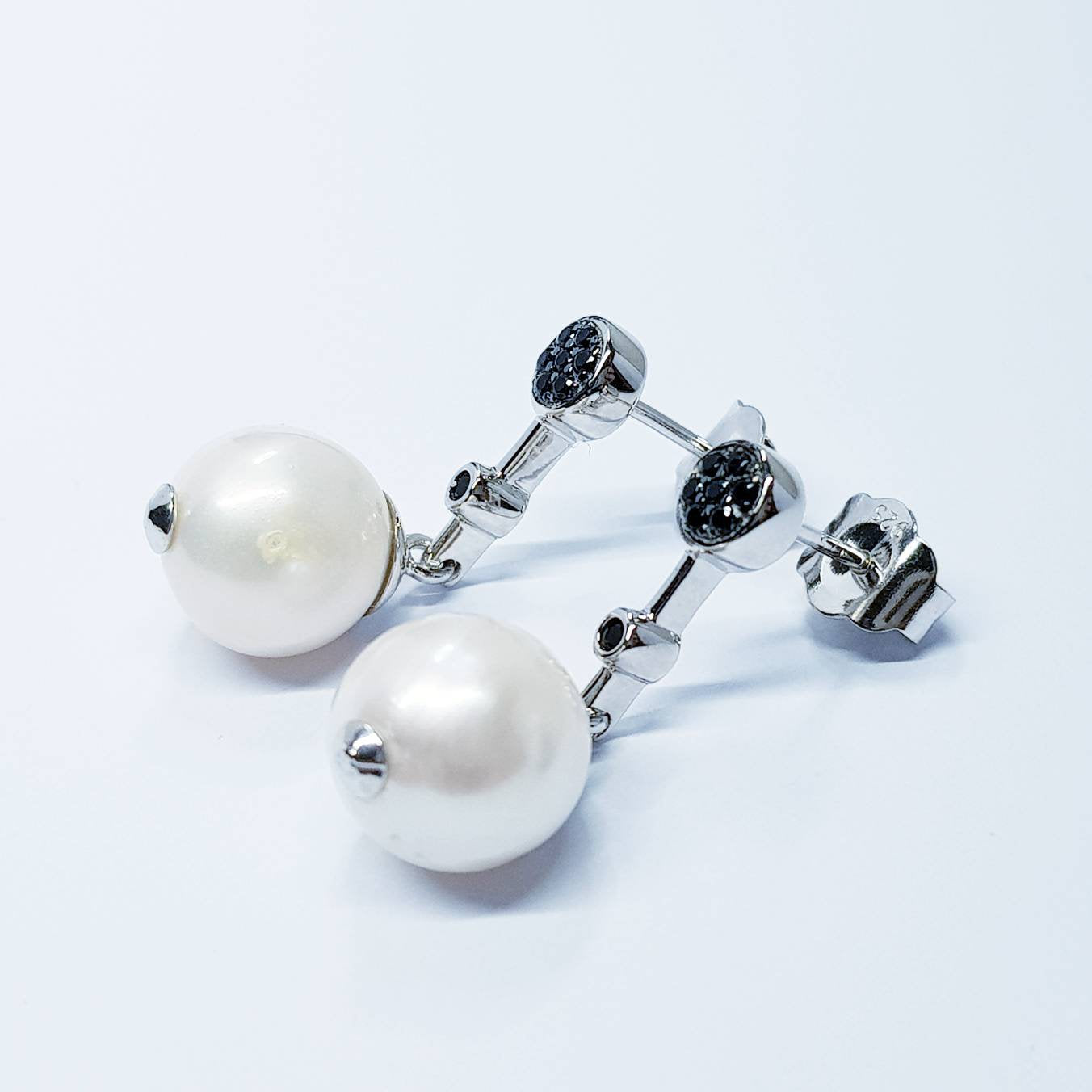 Natural Pearl earrings, Black earrings, Elegant drop earrings, Baroque Pearls, black accessories