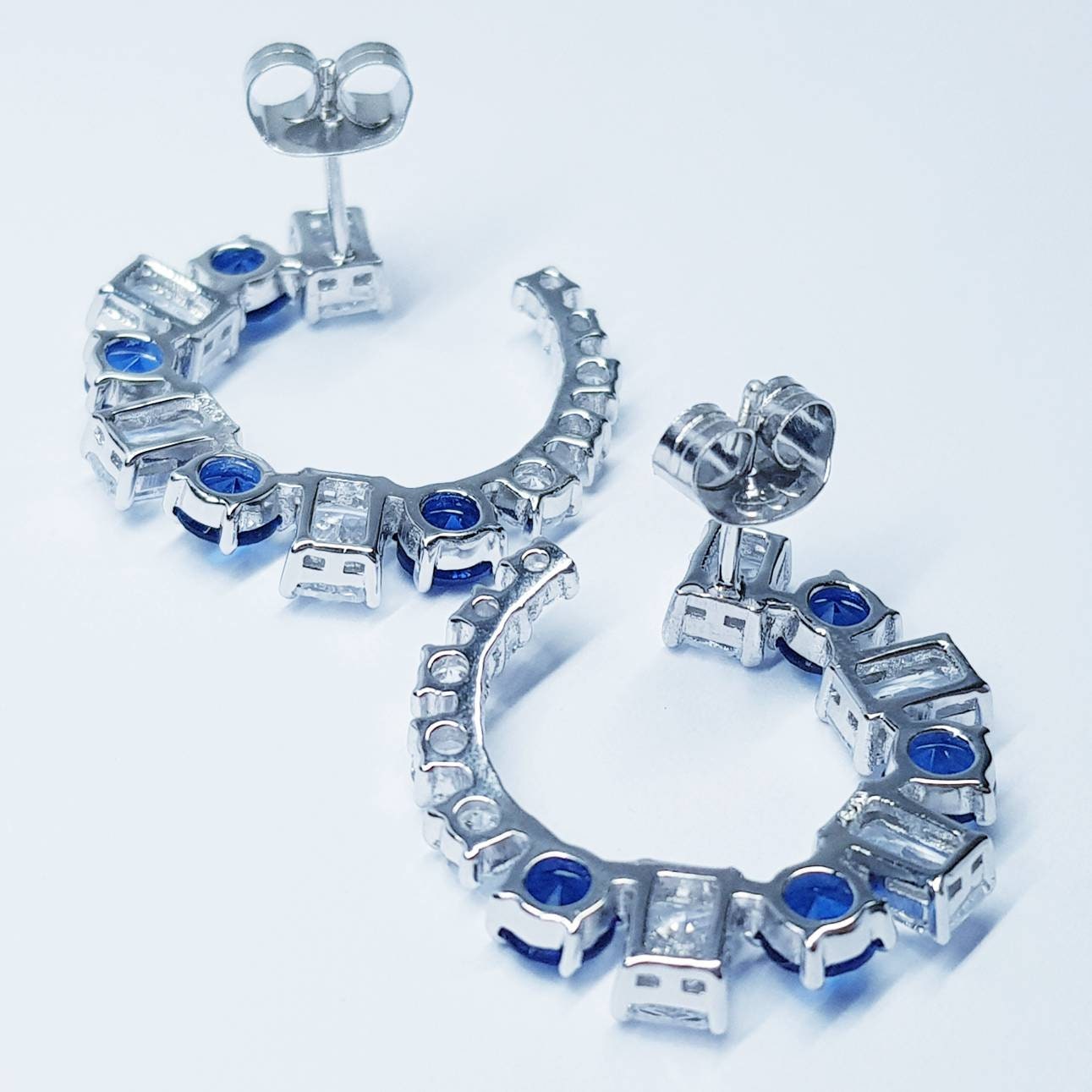 Sapphire blue earrings, stud earrings, birthstone earrings, September earrings, Chic vintage earrings, elegant stud earrings