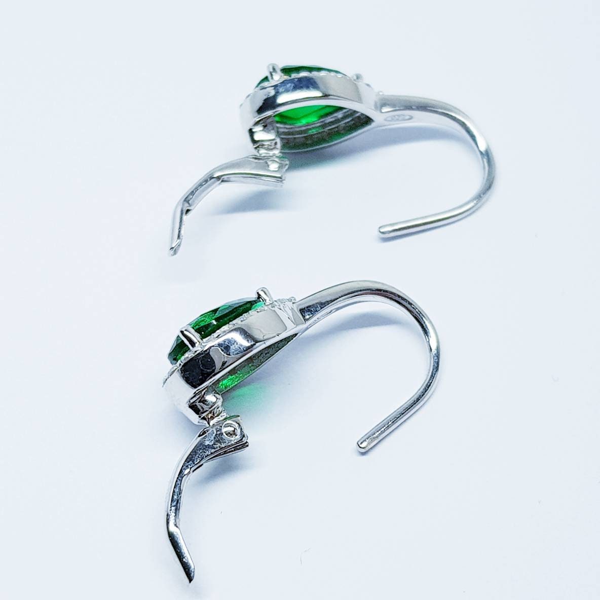 Emerald Green earrings, green drop earrings, vintage earrings, sterling silver teardrop earrings, lever back earrings