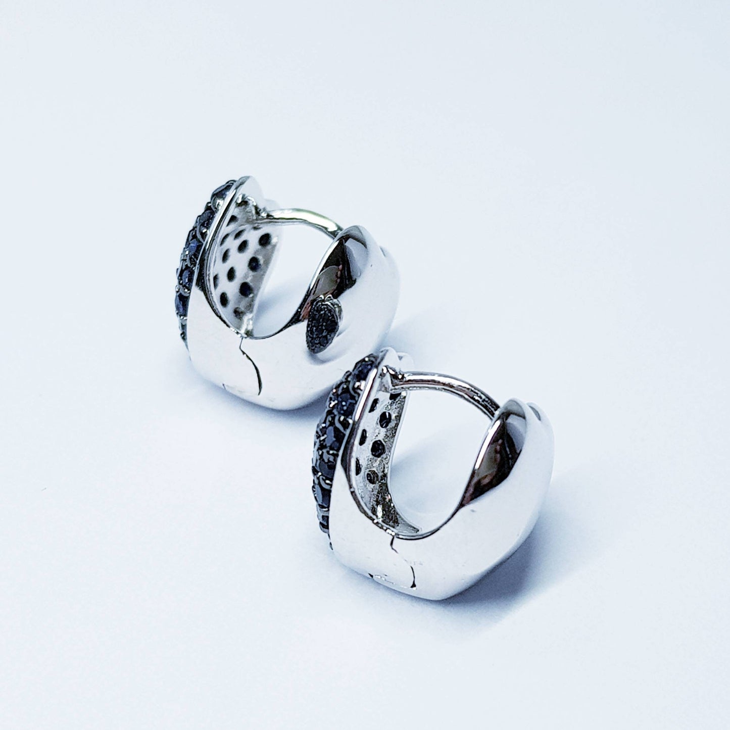 Black heart Earrings, Black jewelry, Latch back heart earring, Valentines gift for women, Vintage earrings