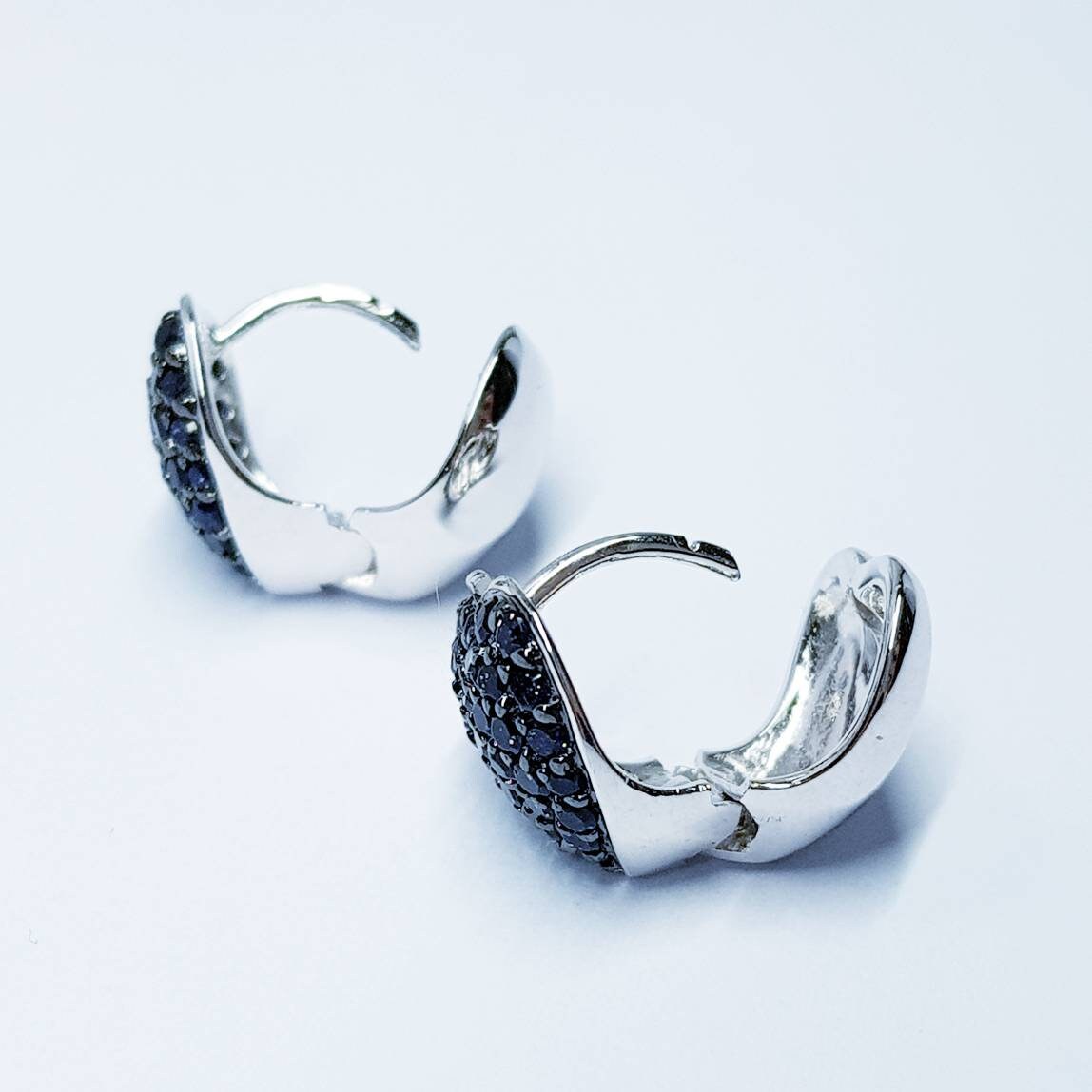 Black heart Earrings, Black jewelry, Latch back heart earring, Valentines gift for women, Vintage earrings