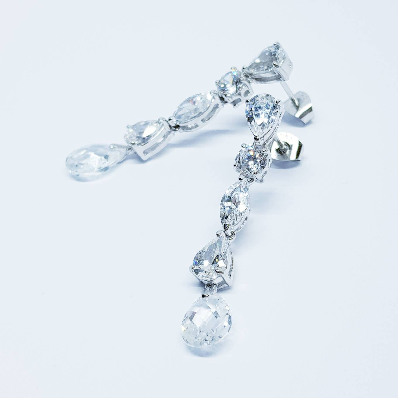 Teardrop Earrings, Crystal Earrings, Glamourous Jewelry, Sparkling drop earrings, dangle Earrings, vintage earrings