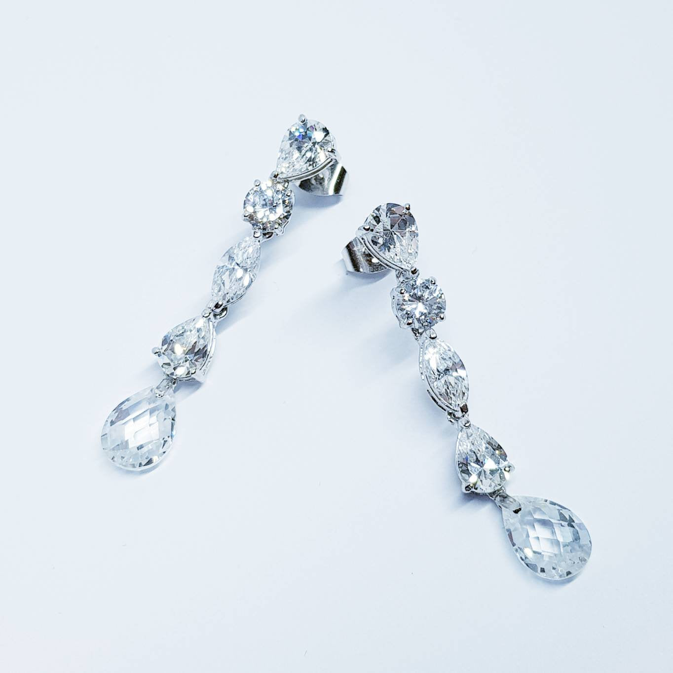 Teardrop Earrings, Crystal Earrings, Glamourous Jewelry, Sparkling drop earrings, dangle Earrings, vintage earrings