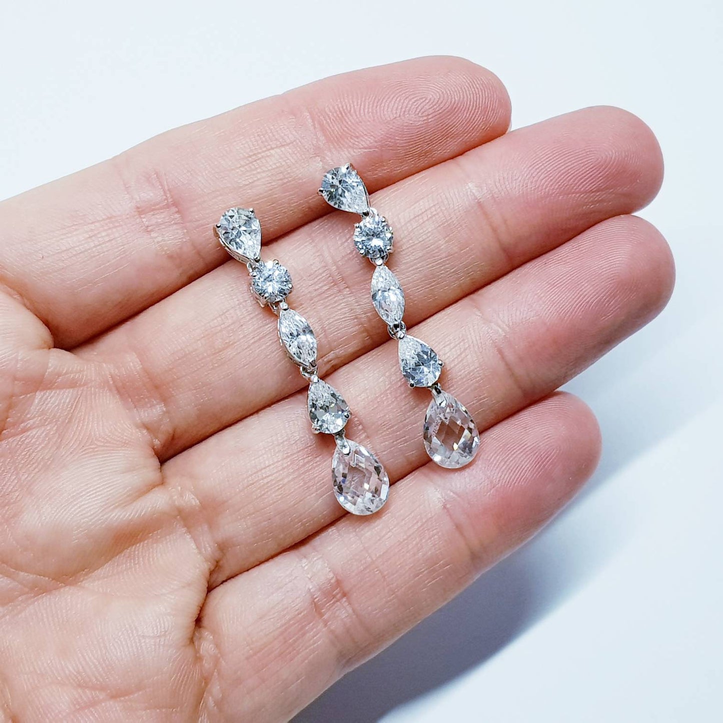 Teardrop Earrings, Crystal Earrings, Glamourous Jewelry, Sparkling drop earrings, dangle Earrings, vintage earrings