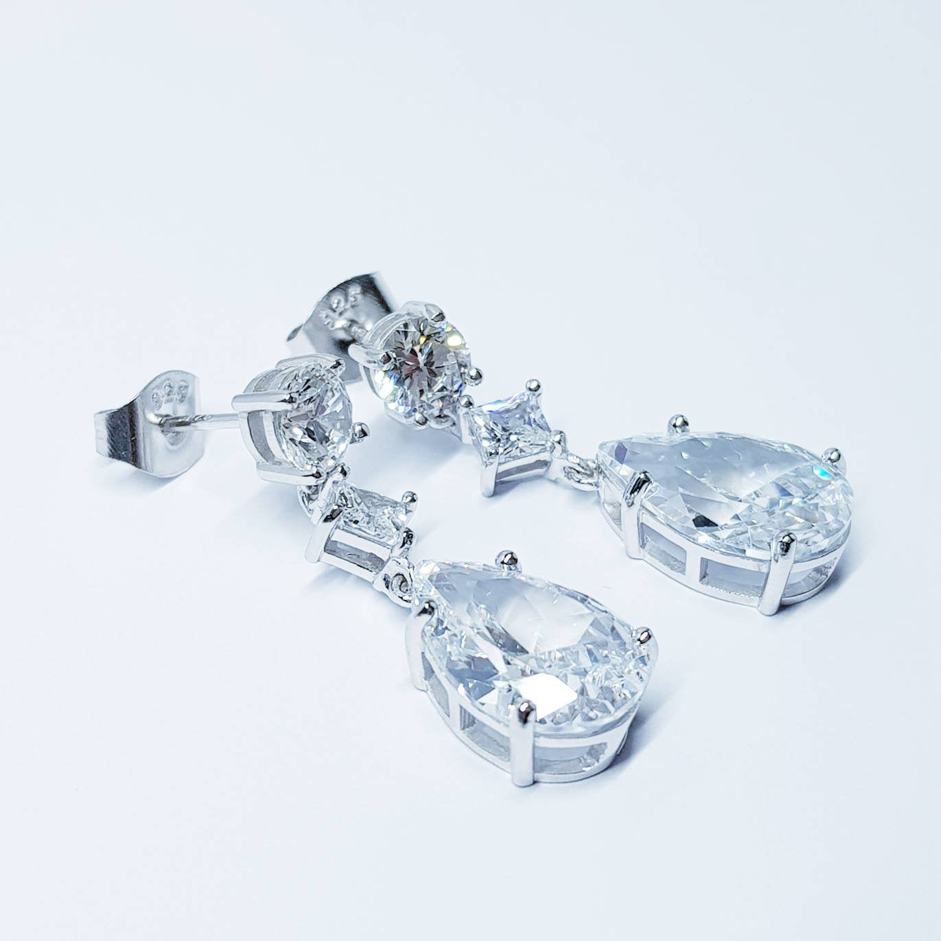 Bridal Diamond Earrings, chandelier Earrings, long teardrop Earrings, drop and dangle Earrings, vintage drop earrings