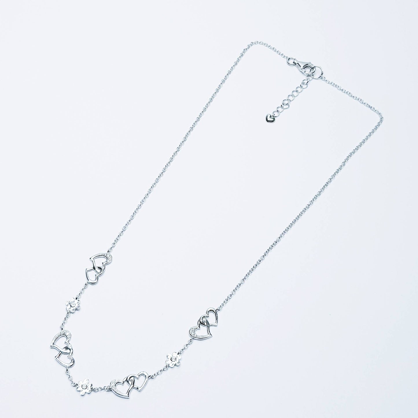Love hearts and flowers necklace