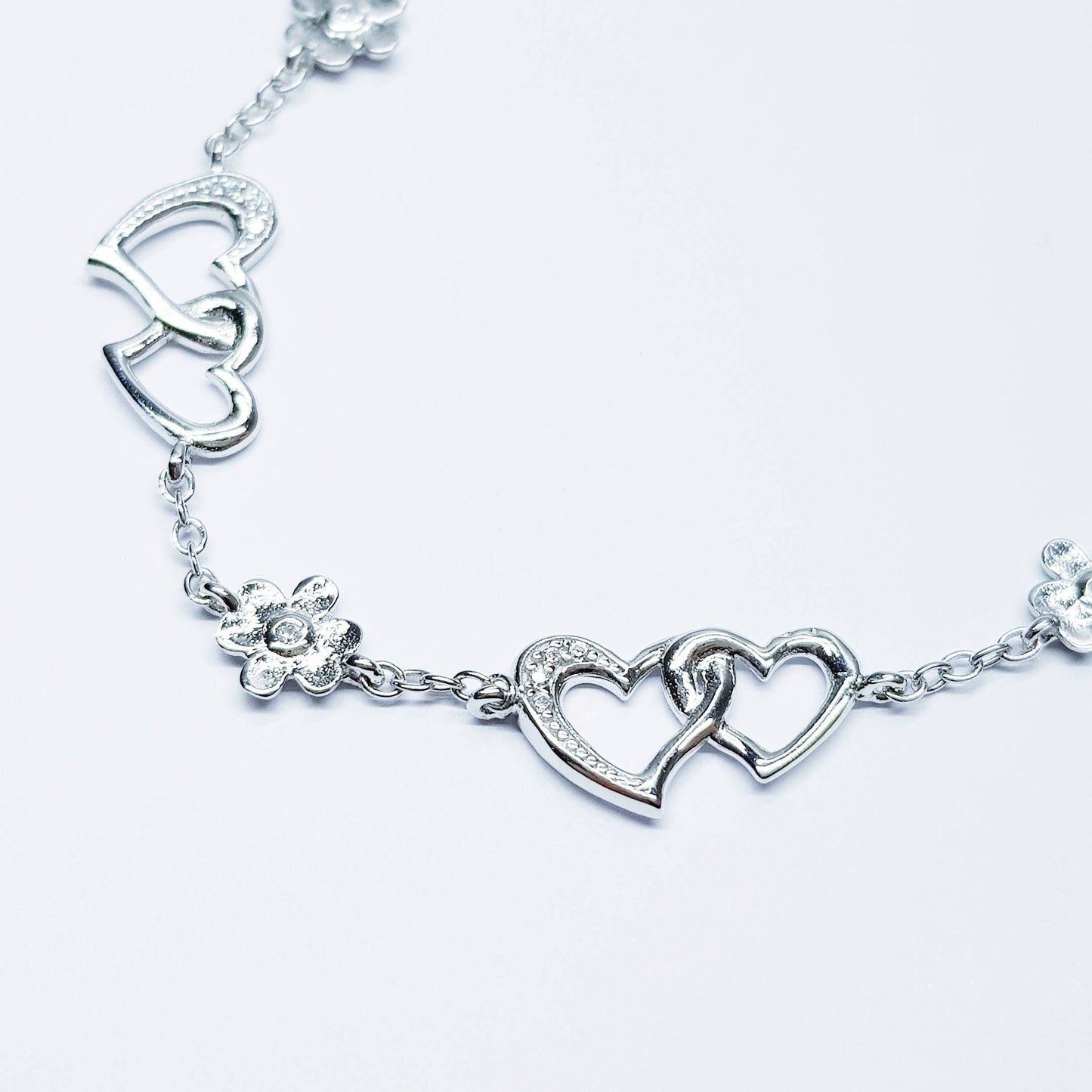Love hearts and flowers necklace