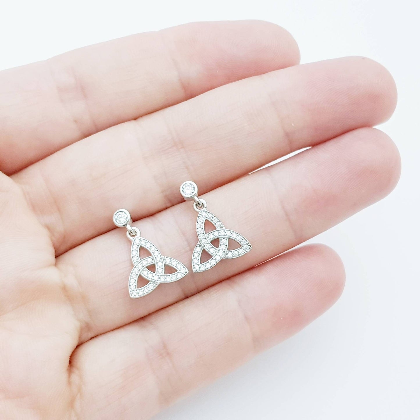 Delicate celtic knot Earrings, Irish trinity knot, Celtic drop Earrings
