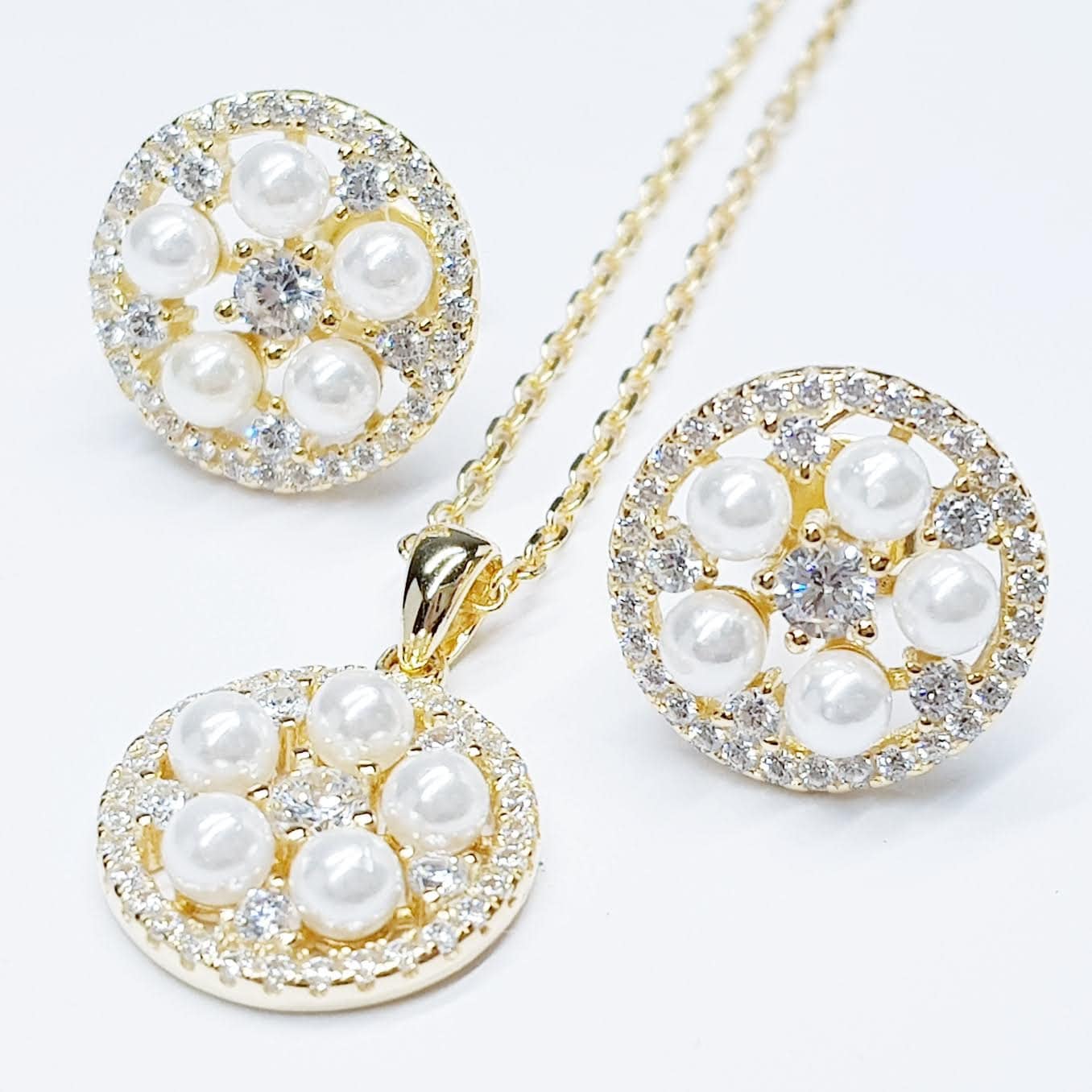 Vintage style gold pearl pendant - elegant sterling silver pearl necklace