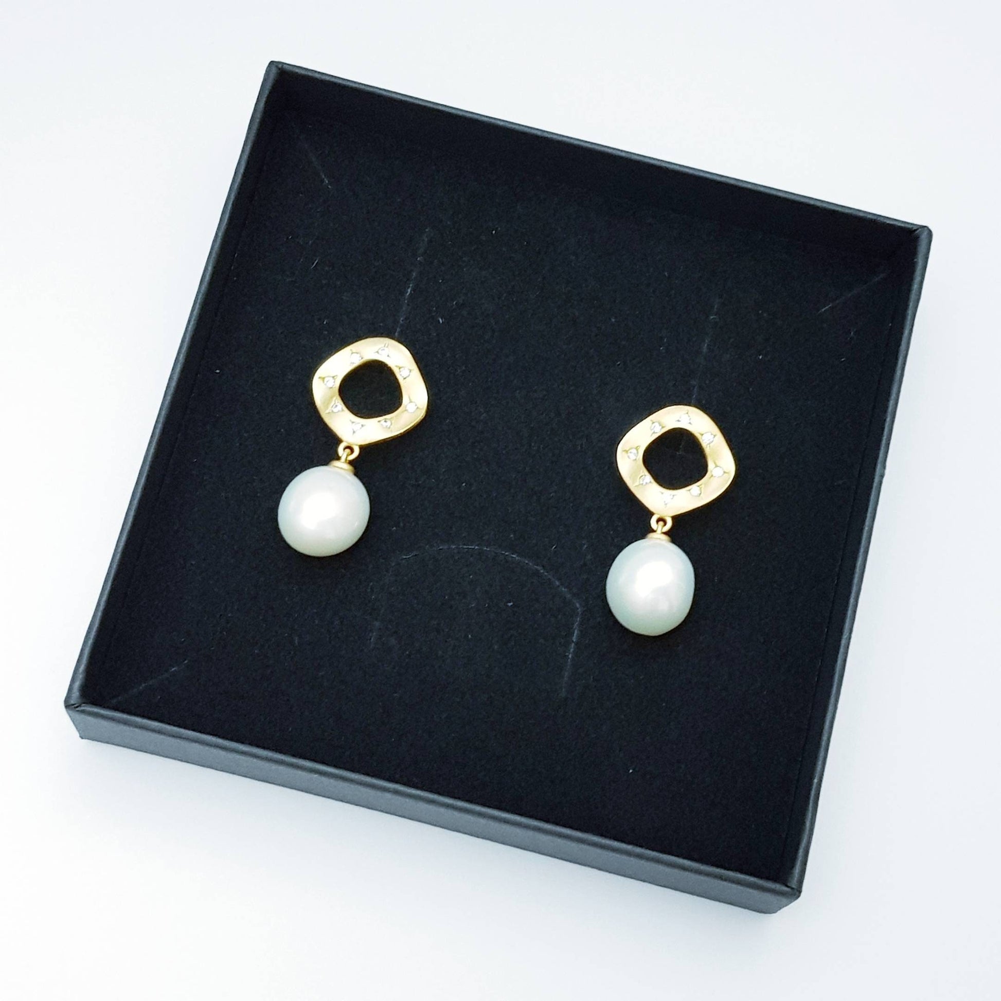 Freshwater Pearl drop earrings, drop and dangle gold pearl earrings