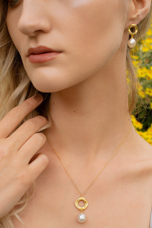 Freshwater Pearl drop earrings, drop and dangle gold pearl earrings