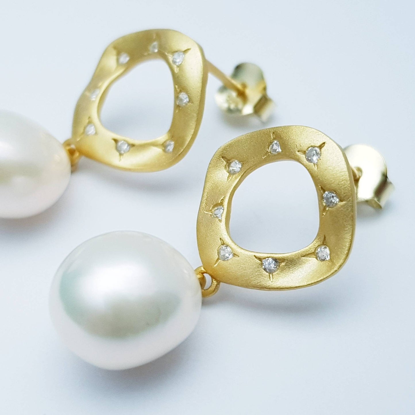 Freshwater Pearl drop earrings, drop and dangle gold pearl earrings