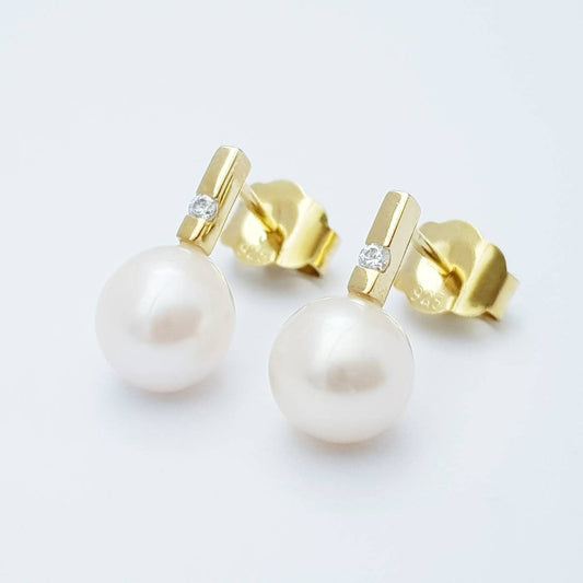 Small freshwater pearl studs earrings, minimal gold pearl earrings, elegant bar stud earrings