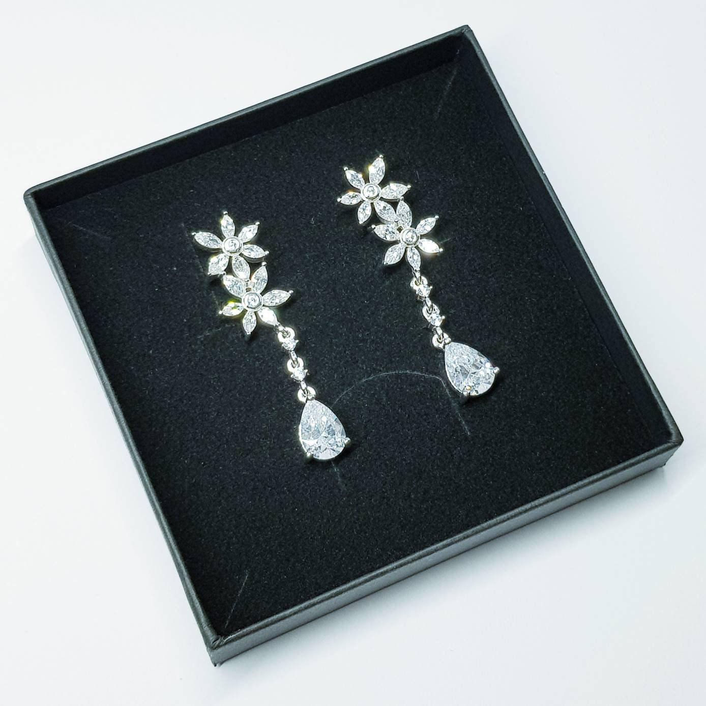 Bridal Diamond Earrings, chandelier Earrings, long teardrop Earrings, marquis and pear shaped stones