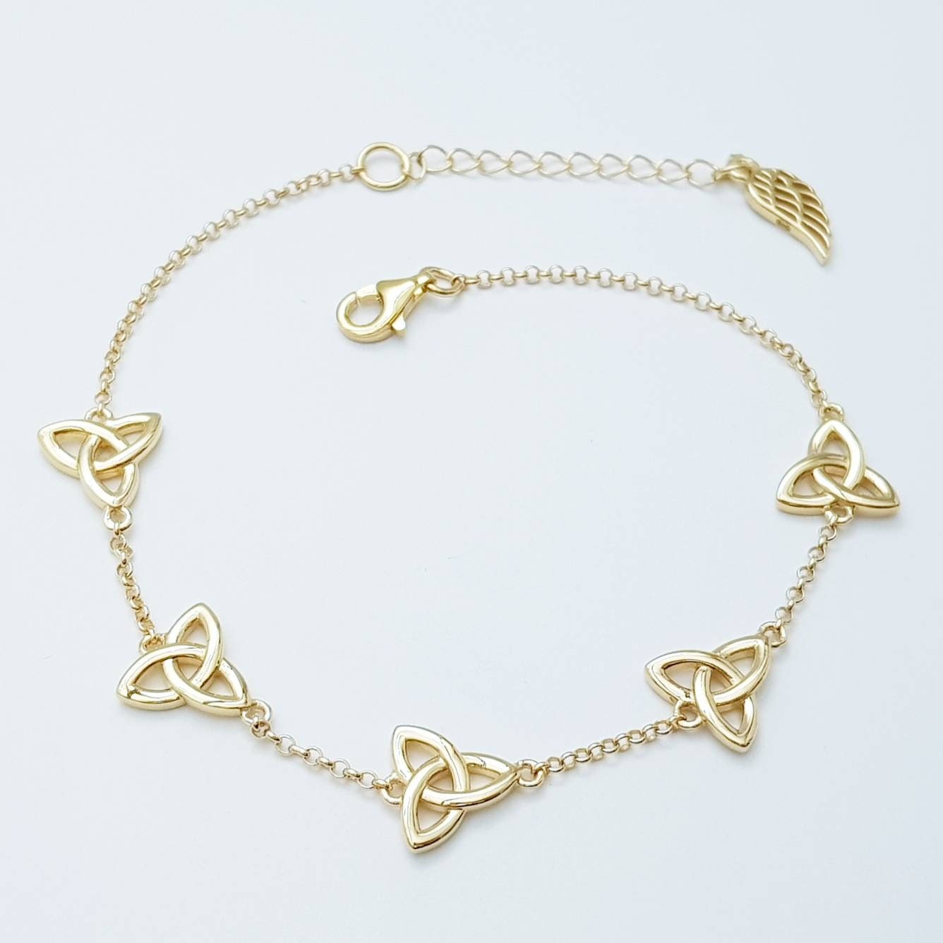 Celtic knot bracelet, small trinity knot bracelet, gold celtic bracelet