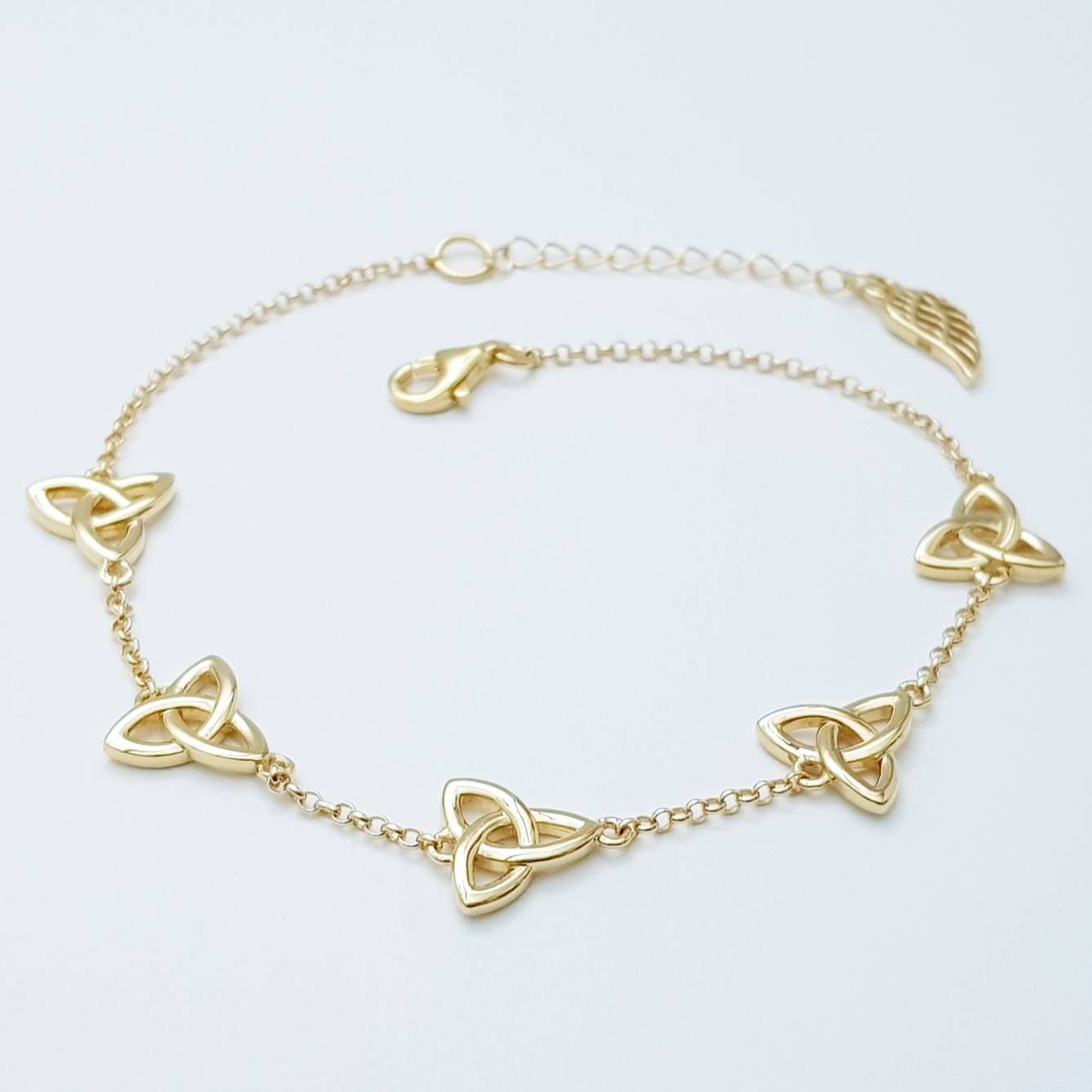Celtic knot bracelet, small trinity knot bracelet, gold celtic bracelet