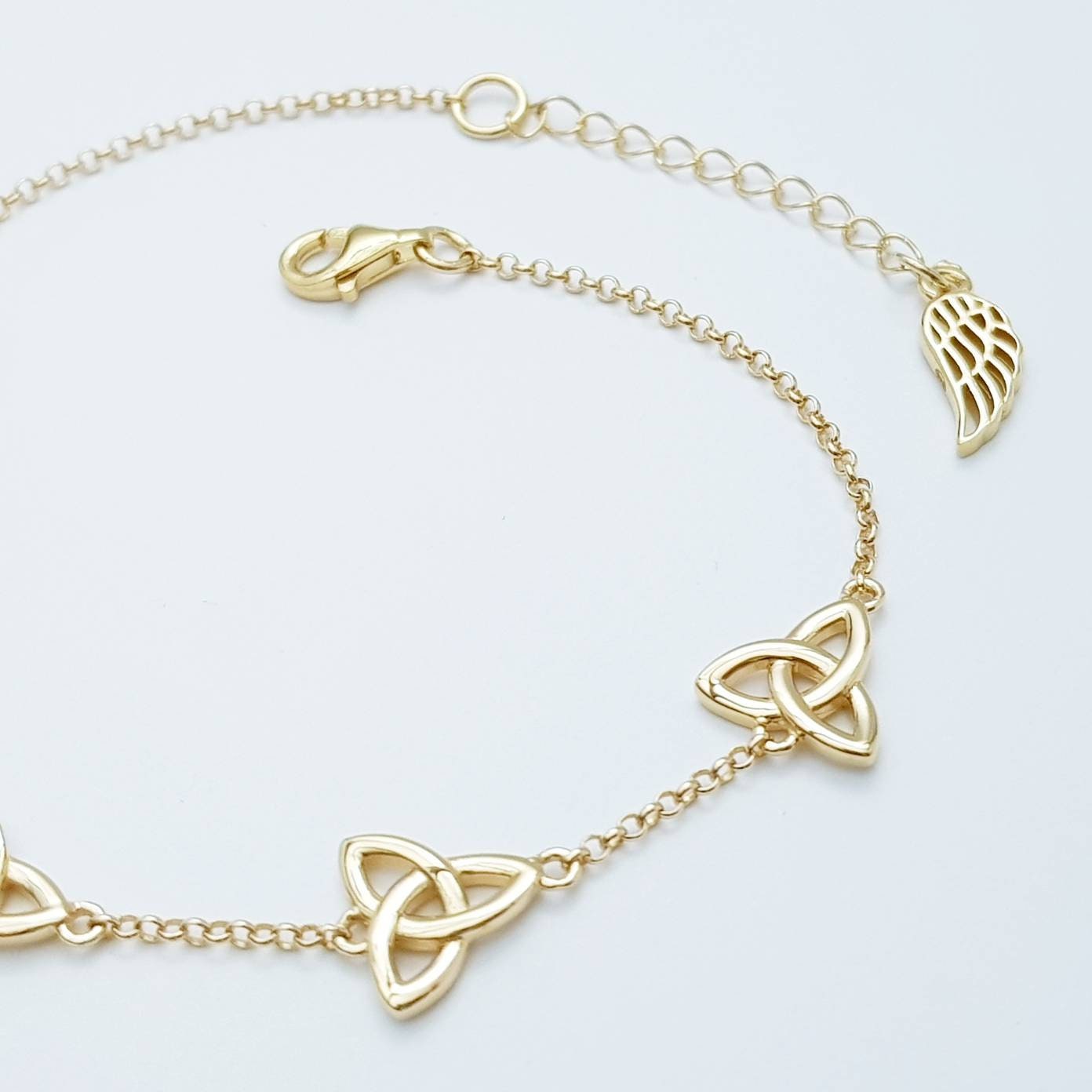 Celtic knot bracelet, small trinity knot bracelet, gold celtic bracelet