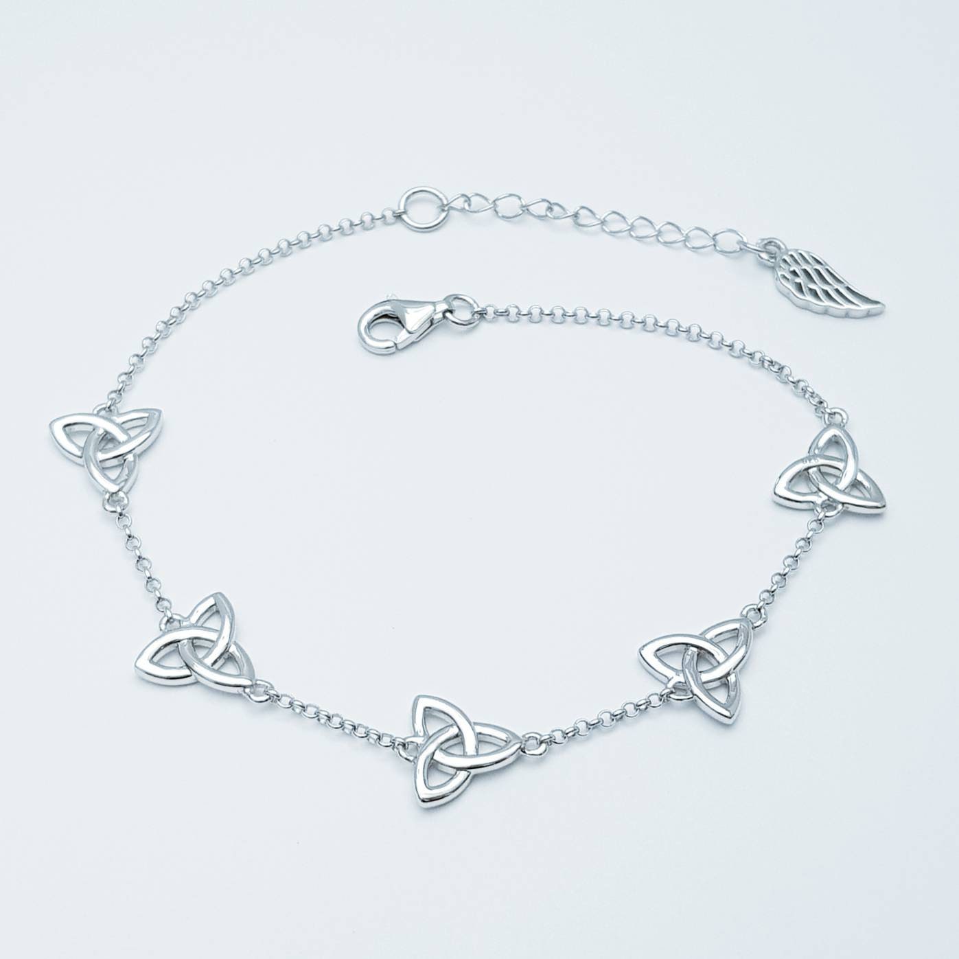 Celtic knot bracelet, small trinity knot bracelet, gold celtic bracelet