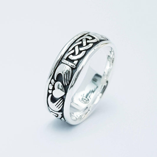 Claddagh & Celtic Band with Oxidized Background