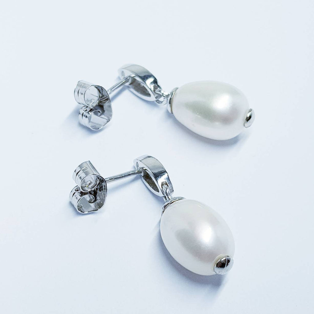 Pearl drop earrings, Bridal earrings, sterling silver pearl earrings, vintage earrings, earrings for brides
