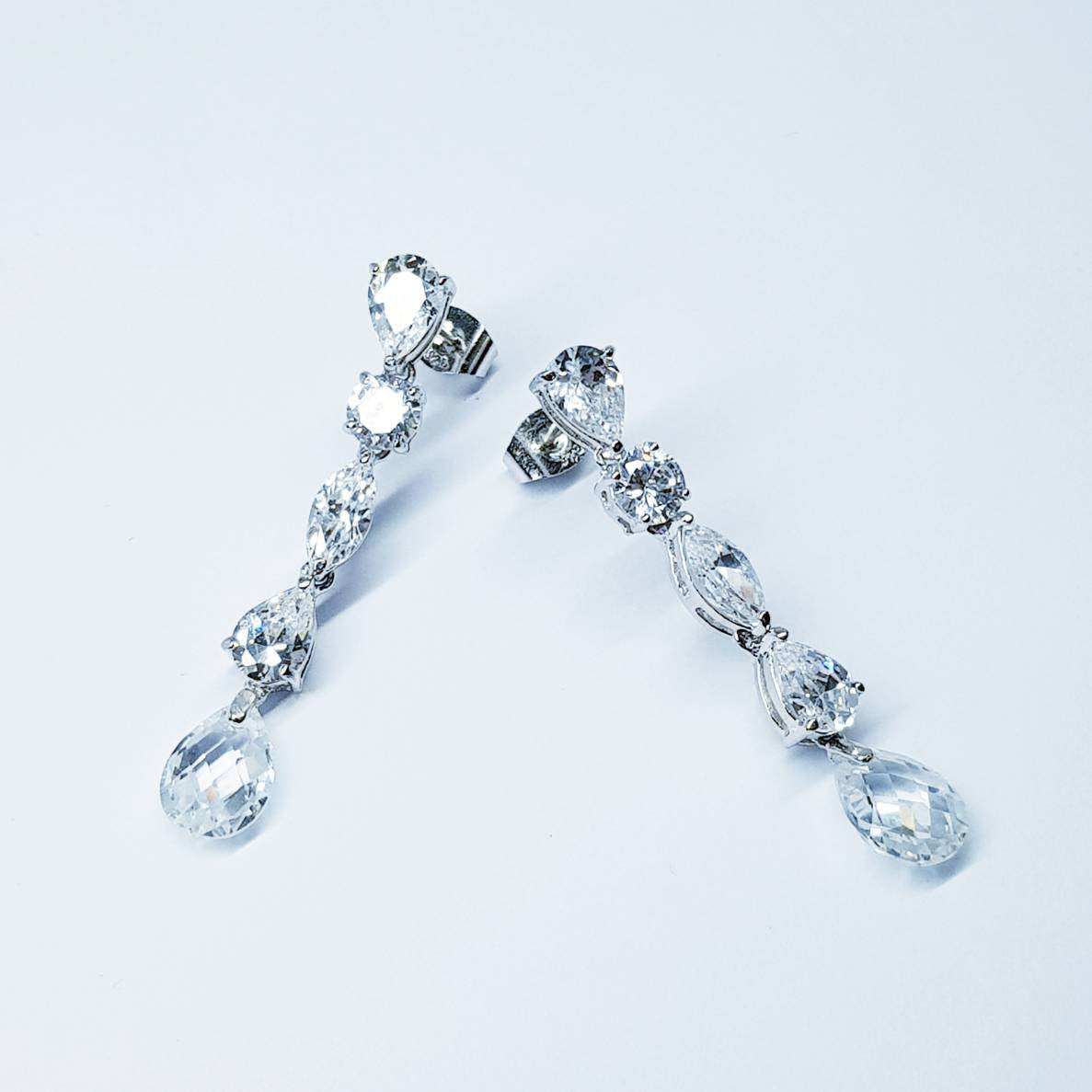 Teardrop Earrings, Crystal Earrings, Glamourous Jewelry, Sparkling drop earrings, dangle Earrings, vintage earrings