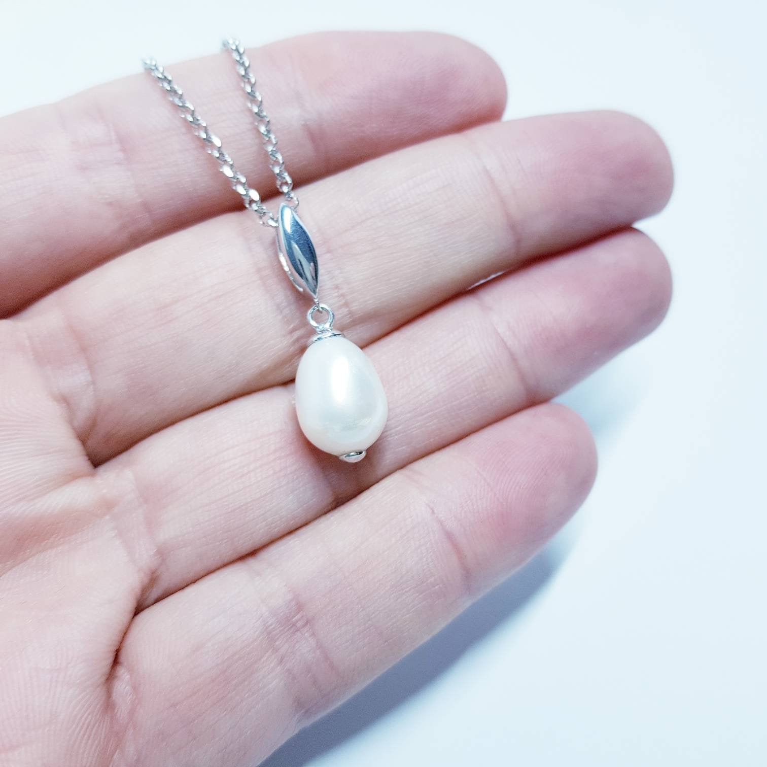 Single Pearl Pendant, pearl Jewelry, Real Pearl necklace, Elegant pearl pendant, vintage pearl