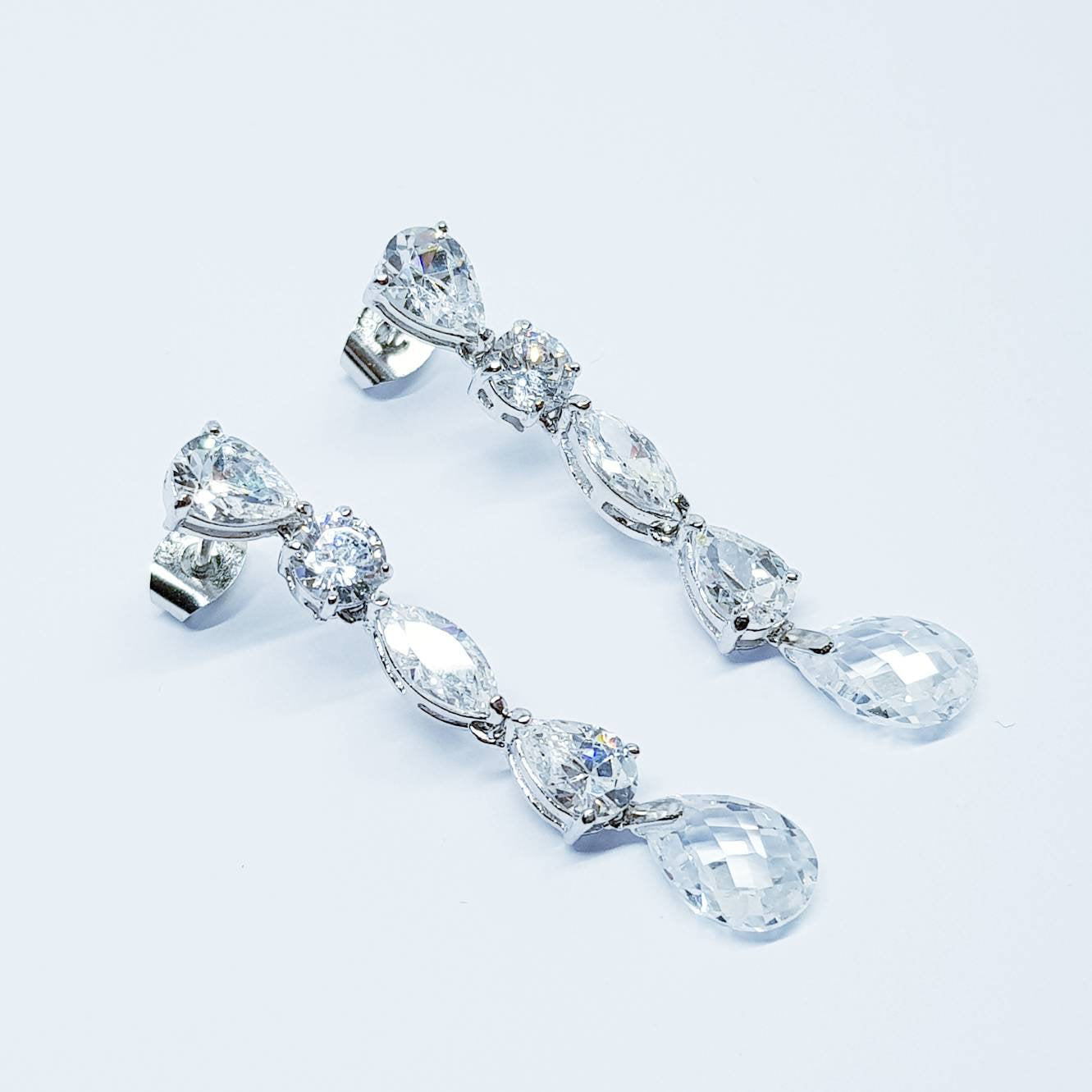 Teardrop Earrings, Crystal Earrings, Glamourous Jewelry, Sparkling drop earrings, dangle Earrings, vintage earrings