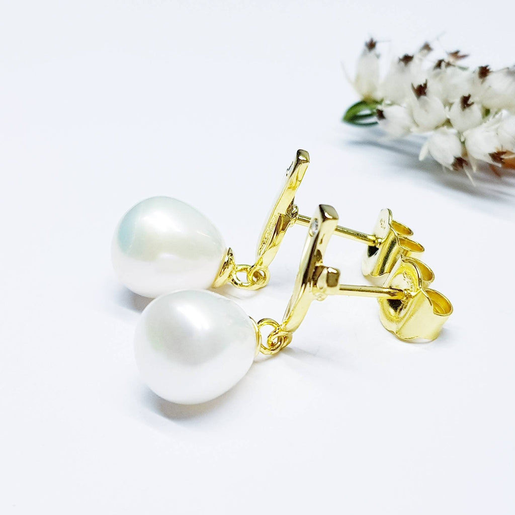 Drop pearl earrings with freshwater pearl