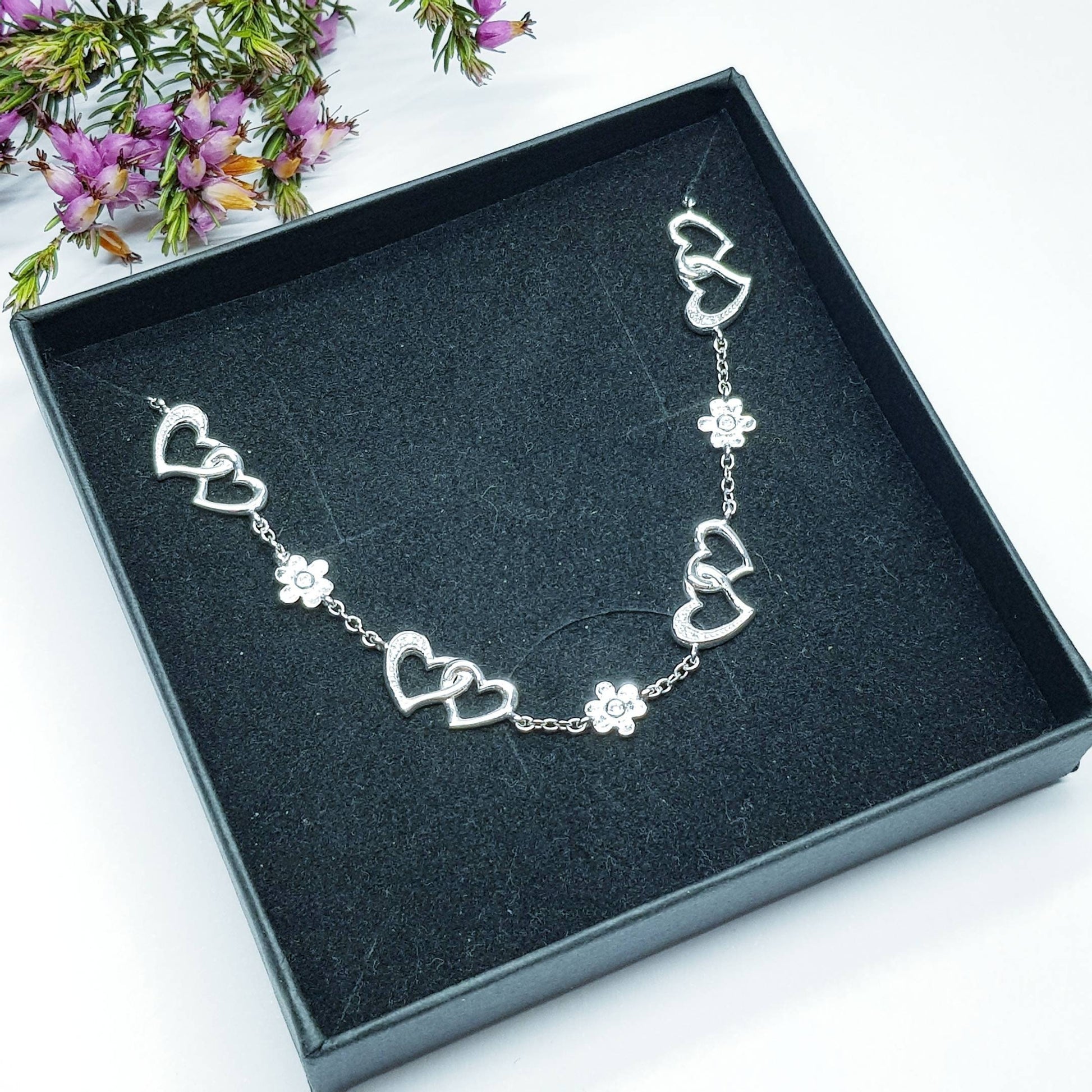 Love hearts and flowers necklace