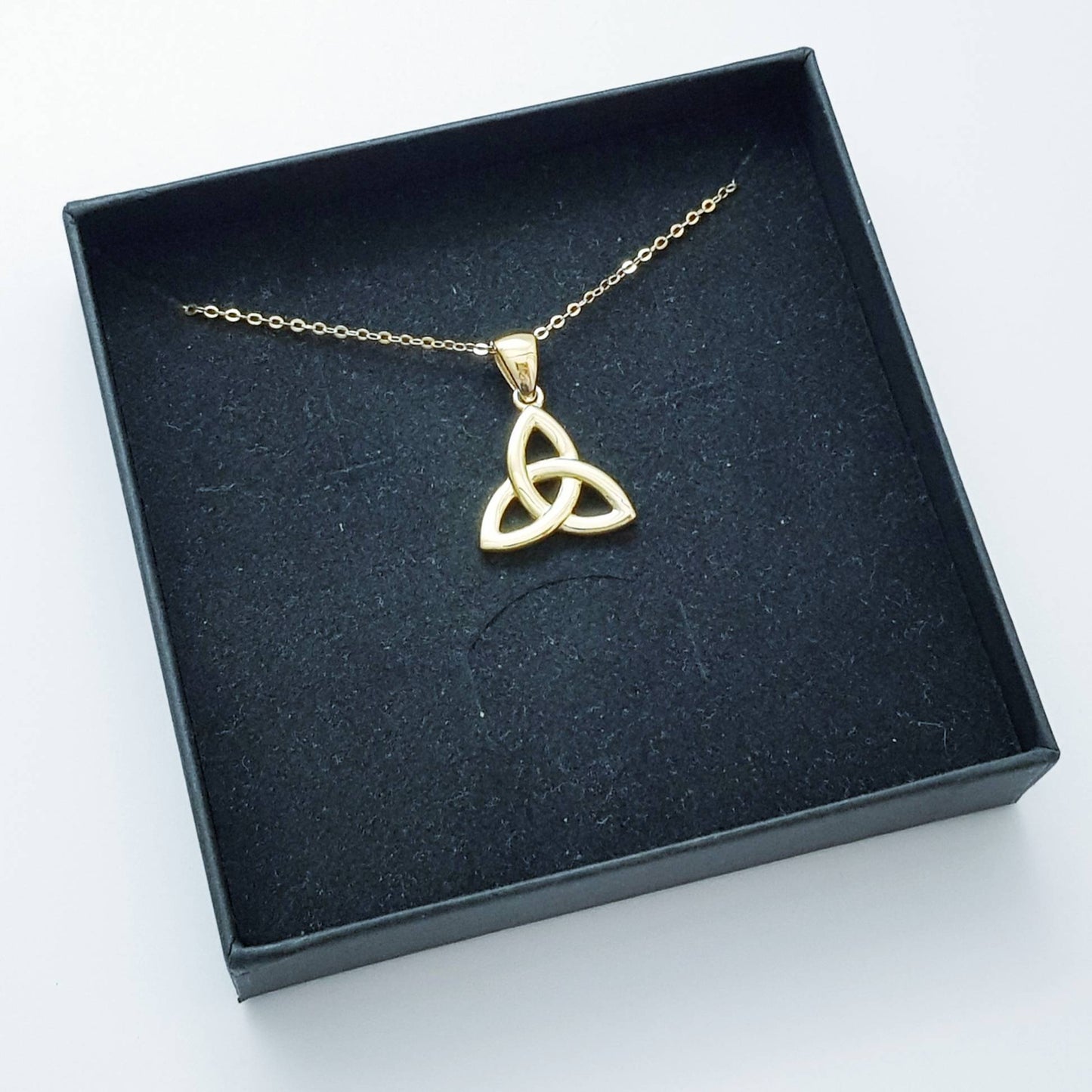 Trinity knot pendant, celtic necklace made in Ireland
