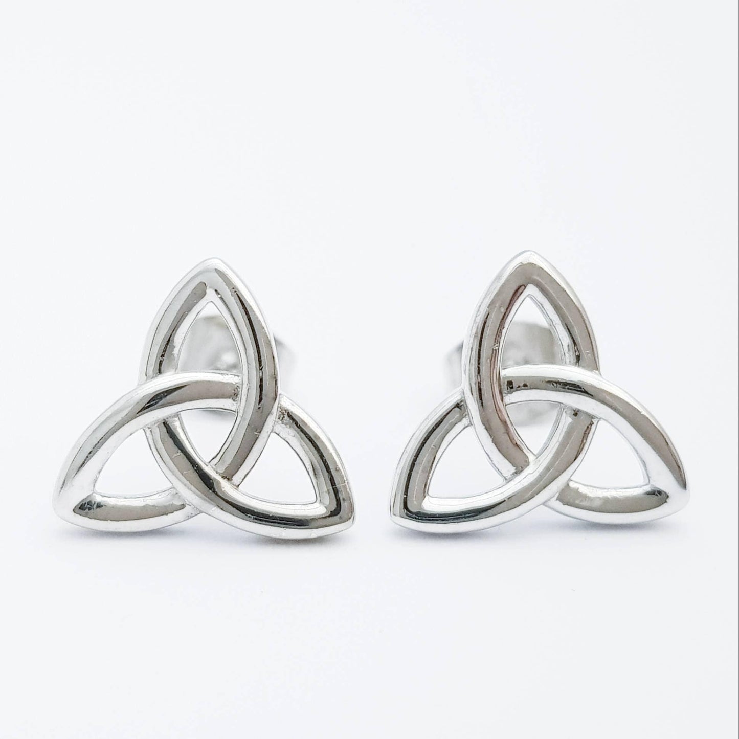 Silver Celtic knot Earrings, Celtic studs, trinity knot stud earrings