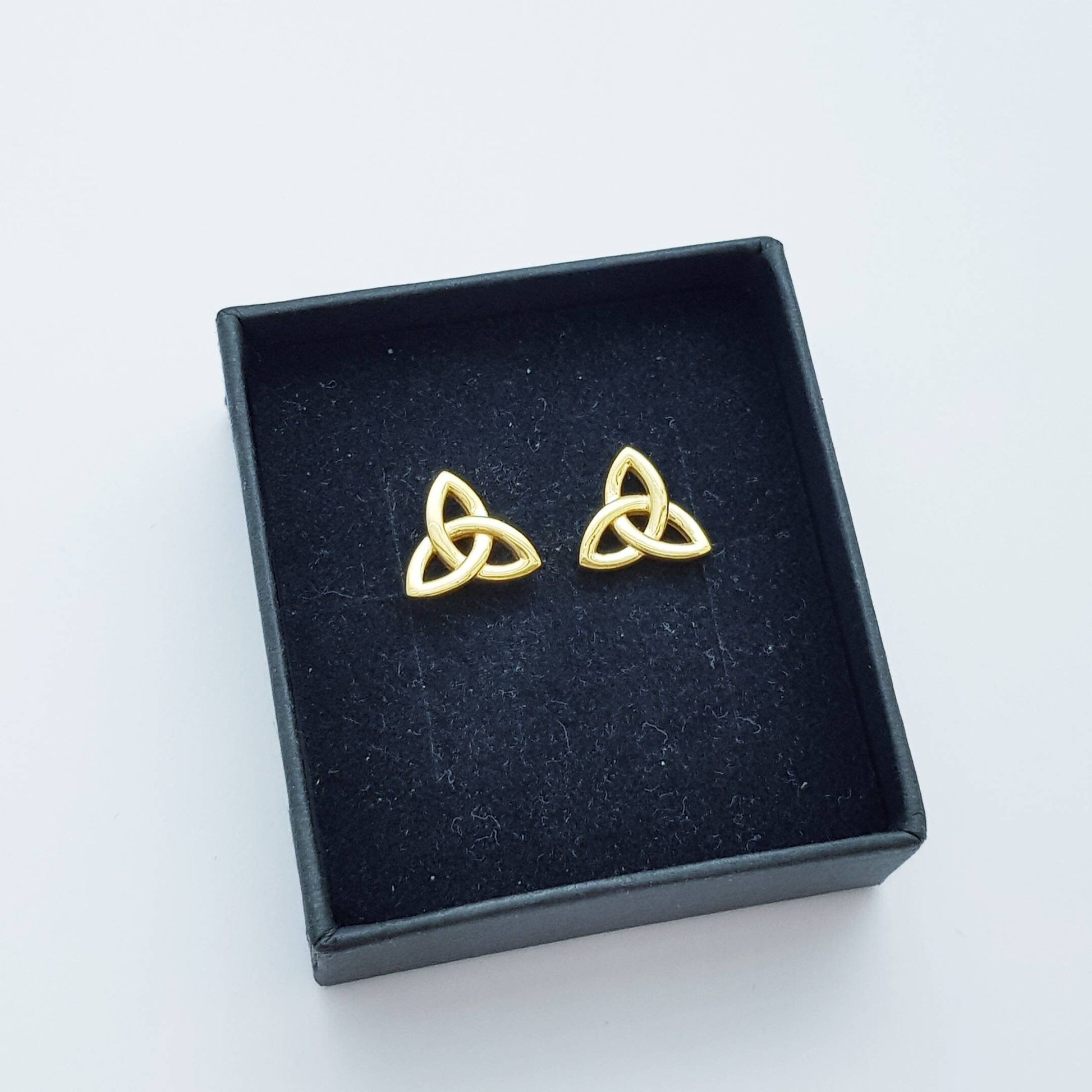 Minimal Celtic knot Earrings, tiny Celtic studs, trinity knot stud earrings, small earrings