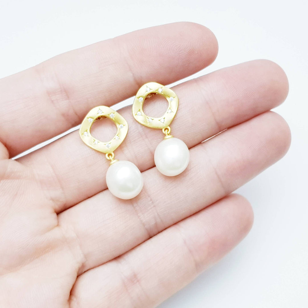 Freshwater Pearl drop earrings, drop and dangle gold pearl earrings