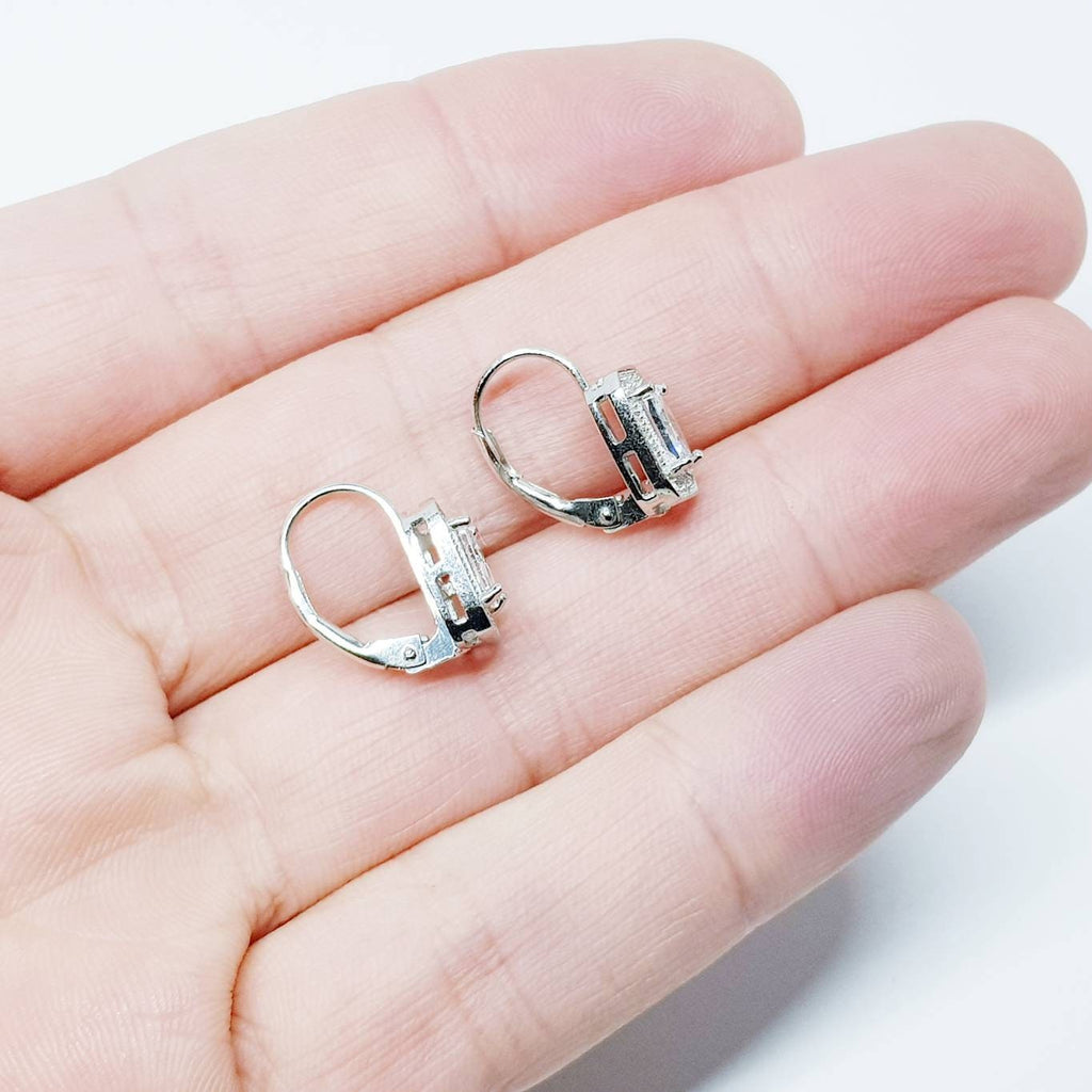 Sterling silver vintage earrings, faux diamond leverback earrings, small drop earrings with millgrain edge
