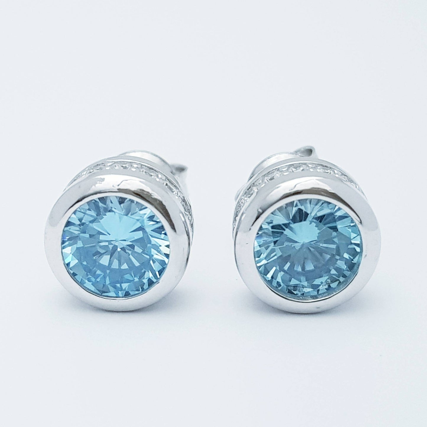 Silver round aquamarine earrings, sparkling turquoise stud earrings