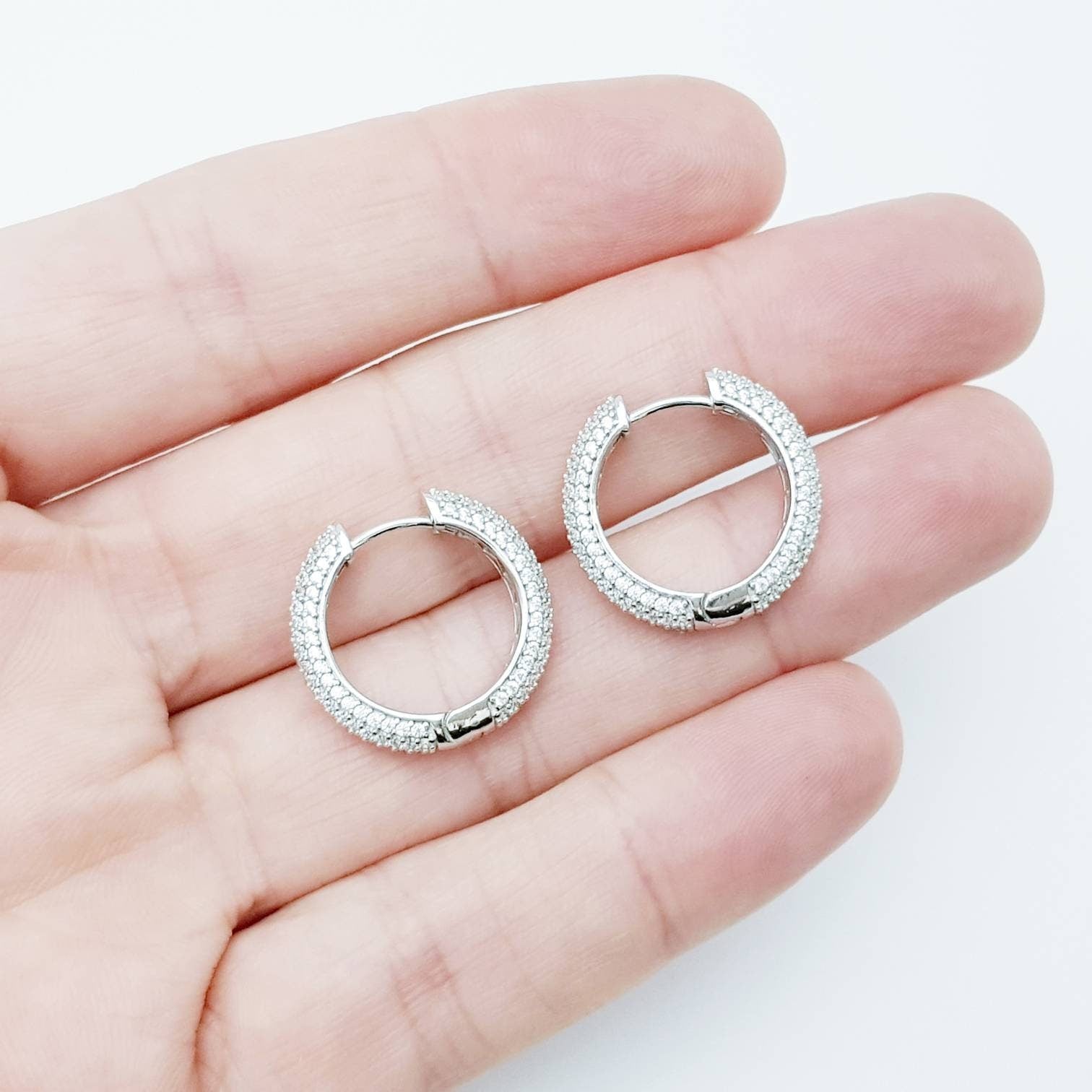 Leverback silver hot sale hoop earrings