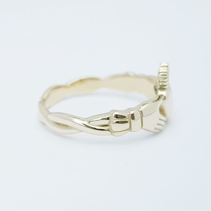 9k gold claddagh ring with twisted band, Irish claddagh ring, delicate claddagh ring